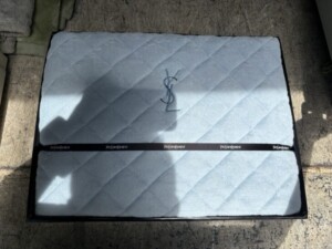 YVES SAINT LAURENT(イブサンローラン) パットシーツ