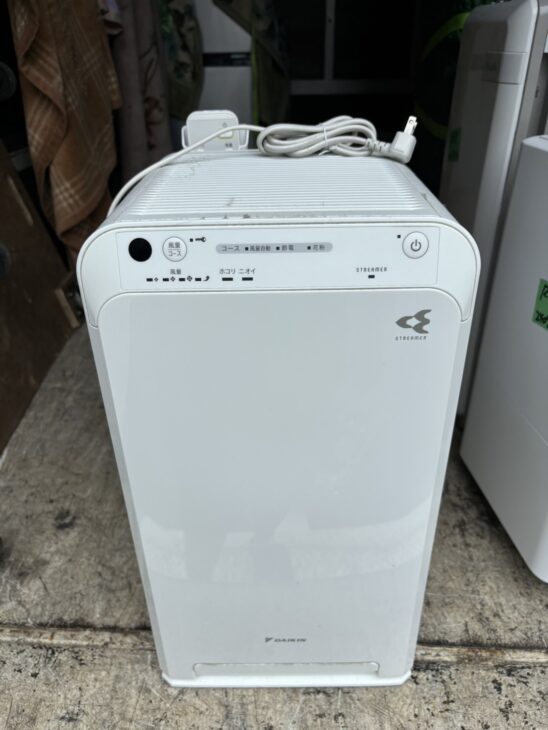 DAIKIN（ダイキン）空気清浄機 MC55Z-W 2023年製