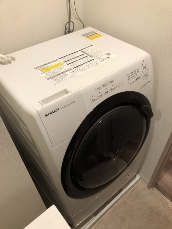 高年式!2023年製! SHARP シャープ ES-S7H-WL ドラム式 洗濯乾燥機 中古家電 店頭引取歓迎 R8110 レンタル] SHARP (シャープ)【左開き】洗濯7kg/乾燥3.5kg ドラム式洗濯