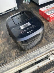 Panasonic(パナソニック)ジャー炊飯器 SR-FE101 2023年製