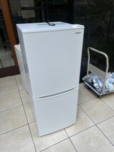 IRIS OHYAMA(アイリスオーヤマ)142L 2ドア冷蔵庫 IRSD-14A-W 2020年製