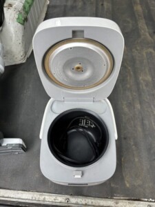 YAMAZEN(山善)マイコン炊飯ジャー YJB-300(W) 2022年製