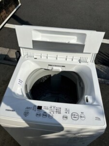 TOSHIBA(東芝)4.5キロ 全自動洗濯機 AW-45M9(W) 2021年製