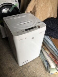 SHARP(シャープ)4.5キロ 全自動洗濯機 ES-G4E6-KW 2019年製