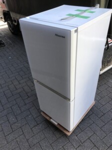 Hisense(ハイセンス)ノンフロン冷凍冷蔵庫 HR-G13B-W 2020年製