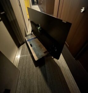 Hisense(ハイセンス)65型有機ELテレビ 65X8F 2021年製