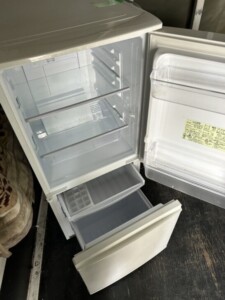 SHARP(シャープ)ノンフロン冷凍冷蔵庫 SJ-D14E-W 2019年製