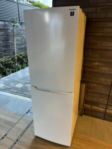 SHARP(シャープ)230L 2ドア冷蔵庫 SJ-BD23K-W 2023年製