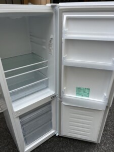 Hisense(ハイセンス)175L 2ドア冷蔵庫 HR-D1701W 2024年製