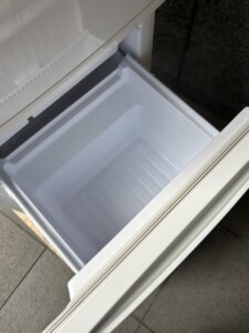 SHARP(シャープ)167L 2ドア冷蔵庫 SJ-C17A-W 2019年製