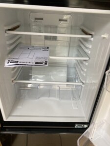 U-ING(ユーイング)110L 2ドア冷蔵庫 UR-F110H(K)2017年製