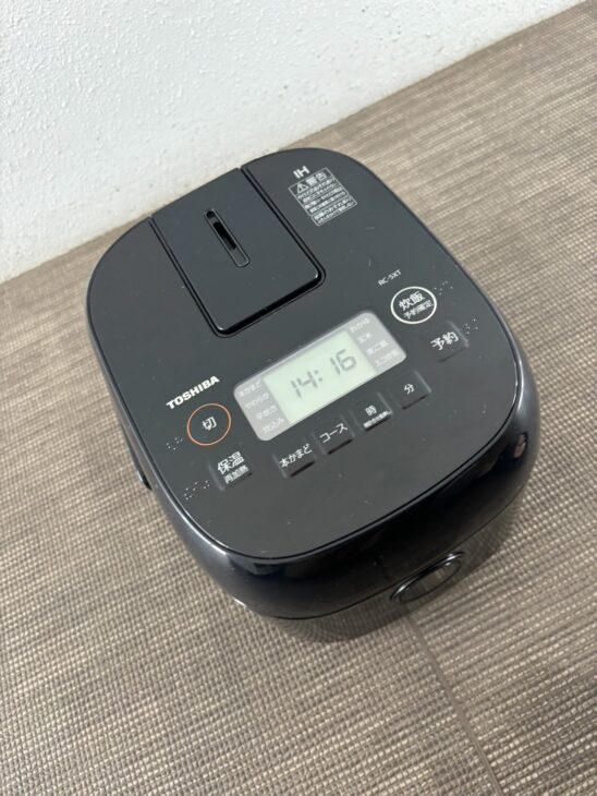 高年式の東芝 IHジャー炊飯器 RC-5XTを引っ越しにより、あきる野
