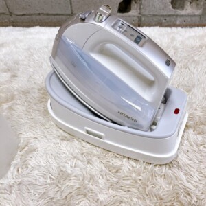 HITACHI(日立)コードレススチームアイロン CSI-305 2019年製