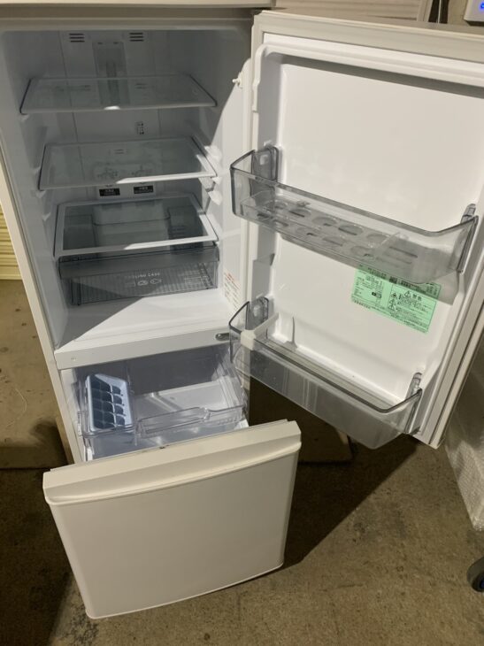 高年式　三菱　146L　2ドア冷蔵庫　2022年製　　リサイクルショップ宮崎屋住吉店　22.12.31　ｙ 高年式 三菱 146L 2ドア冷蔵庫 2022年製 リサイクルショップ宮崎屋住吉