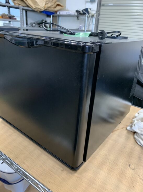 東京都世田谷区】AMADEO(アマデオ) 冷蔵庫 WRF-1017AMを買取しま