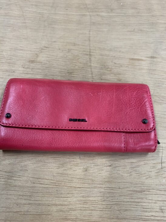 DIESEL（ディーゼル）長財布 ピンク