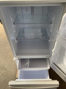 SHARP(シャープ)137L 2ドア冷蔵庫 SJ-D14E-W 2019年製