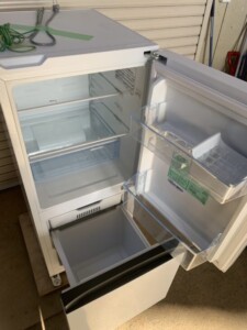 Hisense(ハイセンス)135L 2ドア冷蔵庫 HR-D1304 2022年製