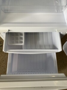 SHARP(シャープ)137L 2ドア冷蔵庫 SJ-D14F-W 2020年製