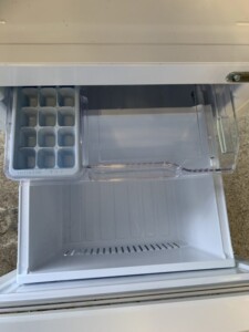 MITSUBISHI(三菱)146L 2ドア冷蔵庫 MR-P15EC-KW 2018年製