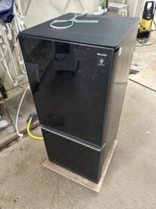 SHARP(シャープ)137L 2ドア冷蔵庫 SJ-GD14C-B 2016年製