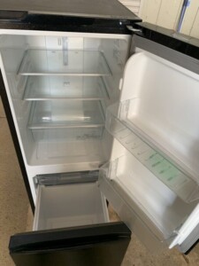 Hisense(ハイセンス)154L 2ドア冷蔵庫 HR-D15EB 2021年製