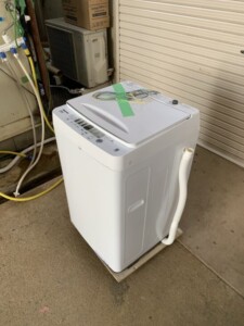 Hisense(ハイセンス)5.5キロ 全自動洗濯機 HW-55E2W 2023年製