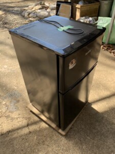 comfee(コンフィー)90L 2ドア冷蔵庫 RCT90BL(E)2024年製