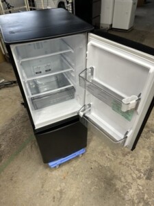 MITSUBISHI(三菱)146L 2ドア冷蔵庫 MR-P15EF-KK 2020年製