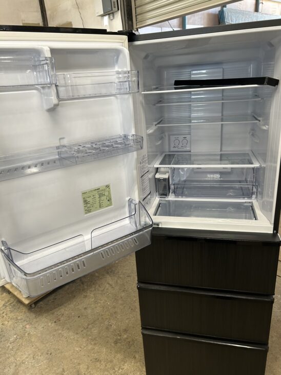 兵庫県三木市平田で【買取】AQUA 4ドア冷蔵庫 AQR-V37NL（K)-1 2023年