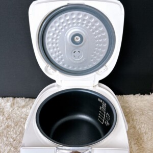 YAMAZEN(山善)マイコン炊飯ジャー BCS-550(W)2021年製