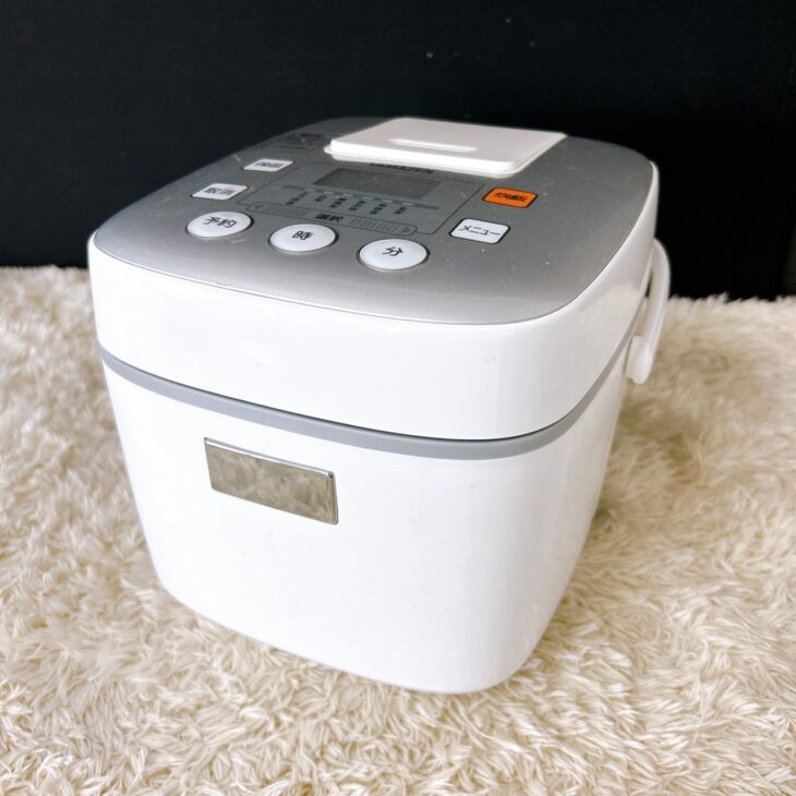 YAMAZEN（山善）マイコン炊飯ジャー YJB-300（W) 2020年製