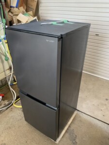 SHARP(シャープ)152L 2ドア冷蔵庫 SJ-D15H-H 2021年製