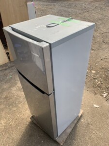 Hisense(ハイセンス)120L 2ドア冷蔵庫 HR-B12AS 2018年製