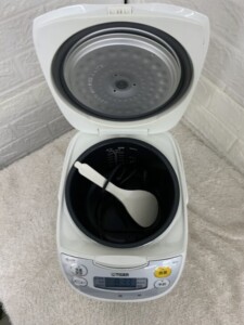 TIGER(タイガー)マイコン炊飯ジャー JBH-G1 2018年製