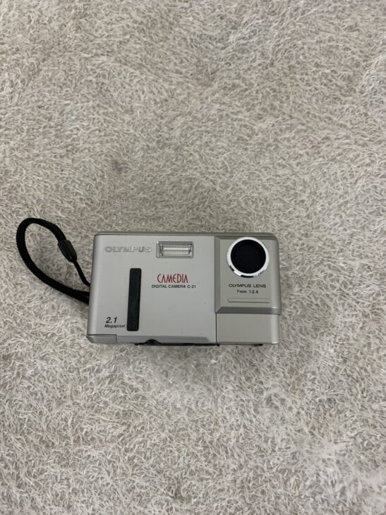OLYMPUS（オリンパス）デジタルカメラ キャメディア C-21