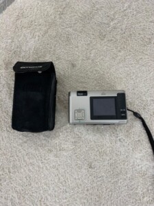 OLYMPUS(オリンパス)デジタルカメラ キャメディア C-21