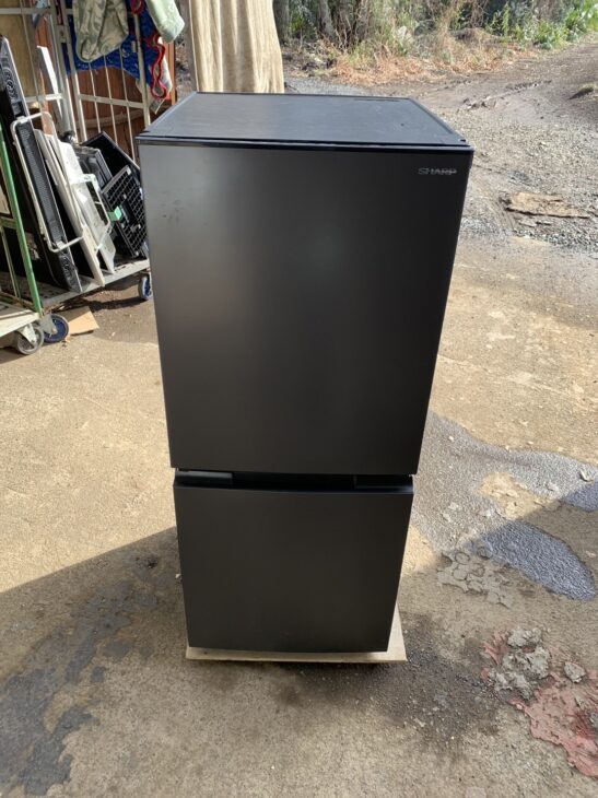 SHARP（シャープ）152L 2ドア冷蔵庫 SJ-D15J-H 2023年製