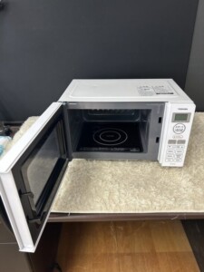 TOSHIBA(東芝)電子レンジ ER-SS17B(W) 2023年製