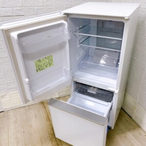 SHARP(シャープ)137L 2ドア冷蔵庫 SJ-GD14F-W 2020年製