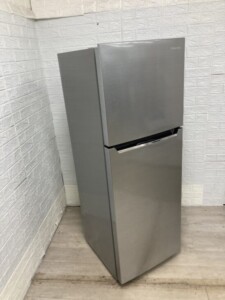 Hisense(ハイセンス)227L 2ドア冷蔵庫 HR-B2302 2021年製