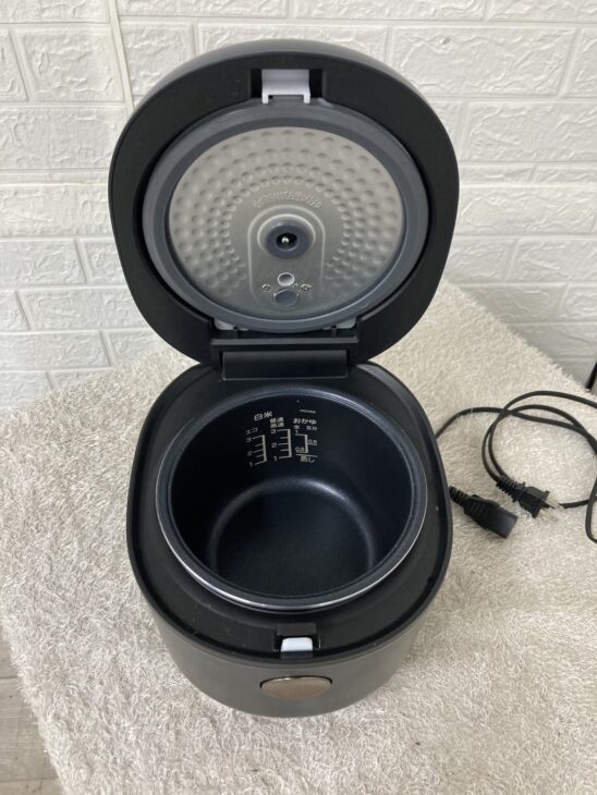 買取（ヤマダ 炊飯器 NRC-M05H1 2023年製）出張先は、大阪府摂津市 