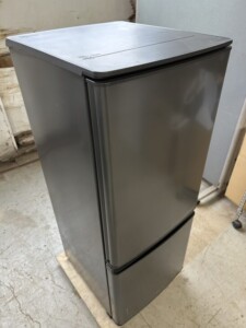 MITSUBISHI(三菱)146L 2ドア冷蔵庫 MR-P15J-H 2024年製