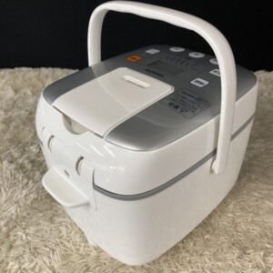 YAMAZEN(山善)マイコン炊飯ジャー YJB-300(W) 2020年製