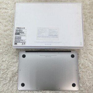 Apple(アップル)MacBook Air A1465 11インチ 4GB/128GB