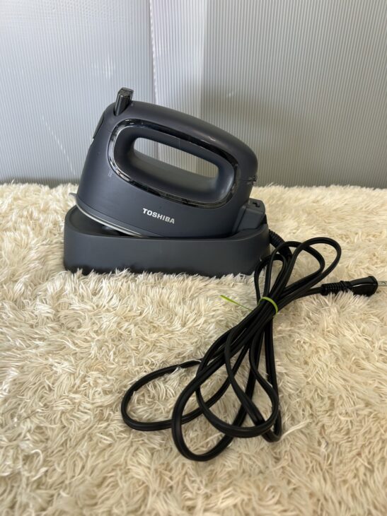 TOSHIBA（東芝）コードレス衣類スチーマー TAS-MX6 2023年製