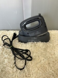 TOSHIBA(東芝)コードレス衣類スチーマー TAS-MX6 2023年製