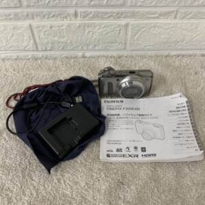 FUJIFILM(富士フィルム)コンパクトデジタルカメラ F300EXR FinePix