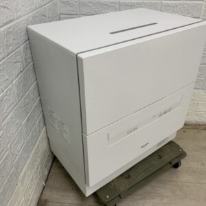 Panasonic(パナソニック)食器洗い乾燥機 NP-TA4-W 2021年製