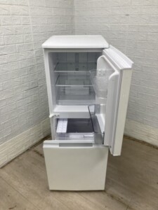 SHARP(シャープ)152L 2ドア冷蔵庫 SJ-15E8-KW 2020年製
